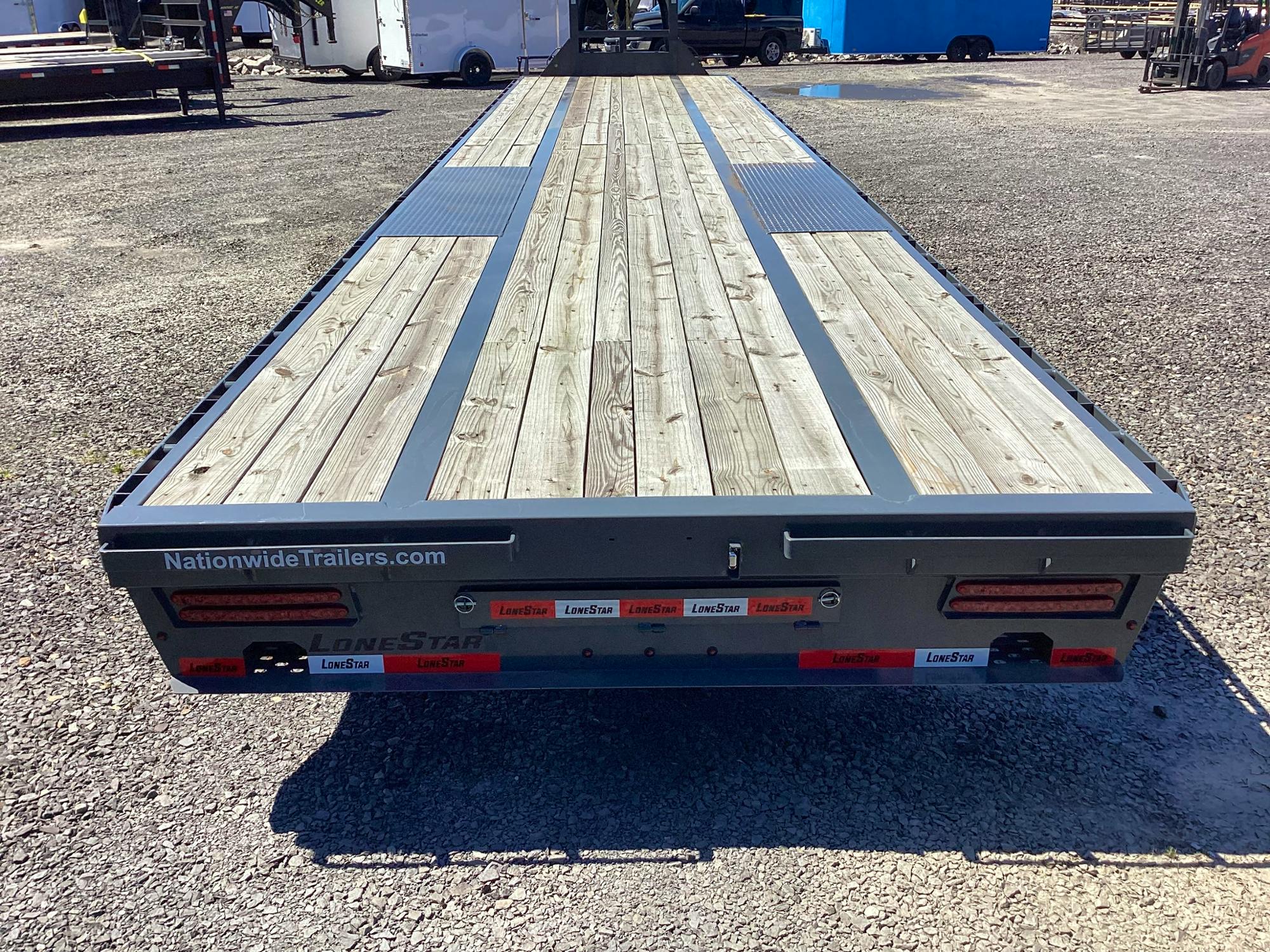 LoneStar USED 40'x102" Flatbed Trailer w/ Duals
