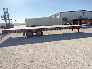 DNJ 28'x102" 24K Straight Deck w/ Hdyraulic Jacks