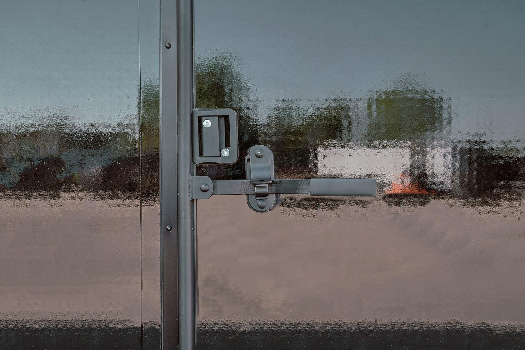 CellTech 8.5'x24' All-Steel Enclosed Cargo Trailer w/ Rear Barn Doors (C2) - Image 5