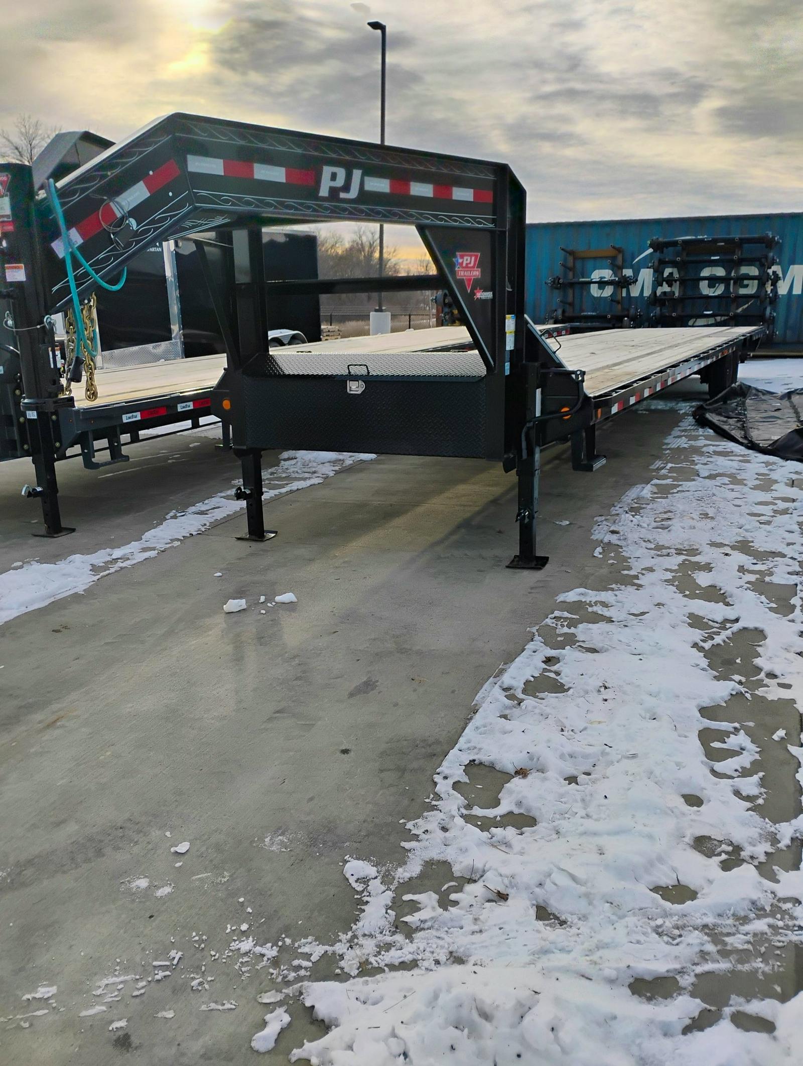 PJ Trailers USED 40'x102" Gooseneck Flatbed Trailer w/ Singles (LX) - Image 1