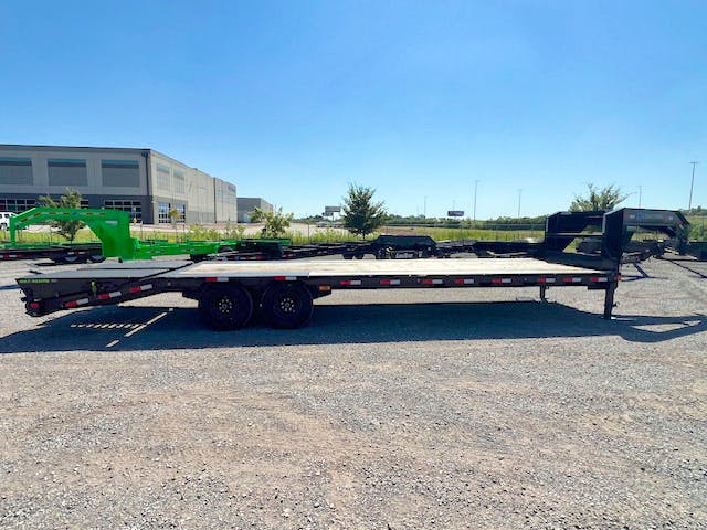 Load Trail USED 30'x102" Flatbed Trailer w/ 5ft Dovetail & Mega Ramps - Image 4