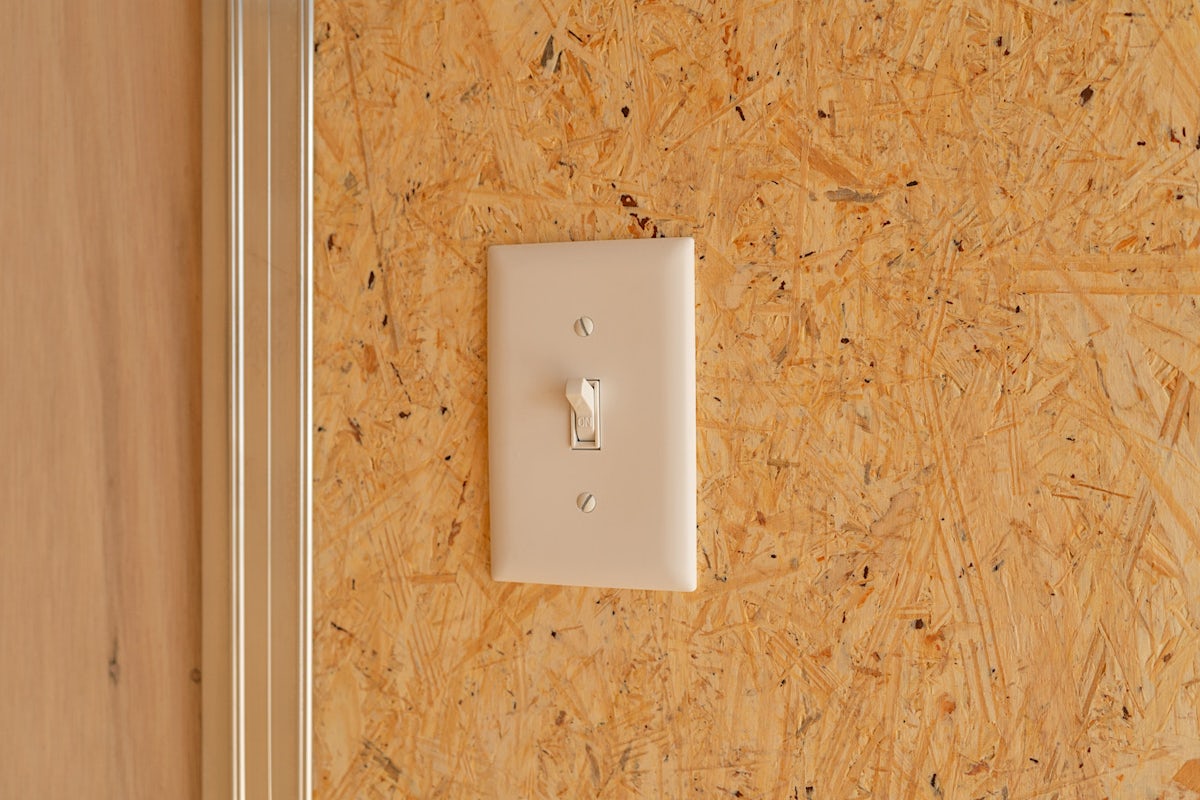 Compass 5'x8' Enclosed Cargo Trailer w/ Rear Ramp Door (C1) - Image 15