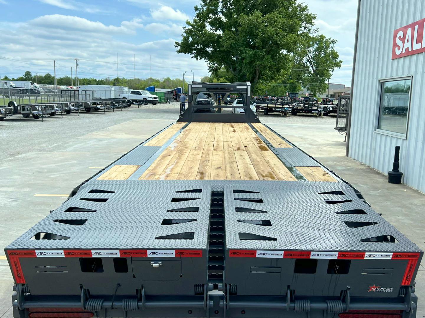 ARC Trailers 32'x102" 18K Gooseneck Flatbed Trailer w/ 5ft Dovetail (GDS) - Stock #77516 - Image 5 of 6