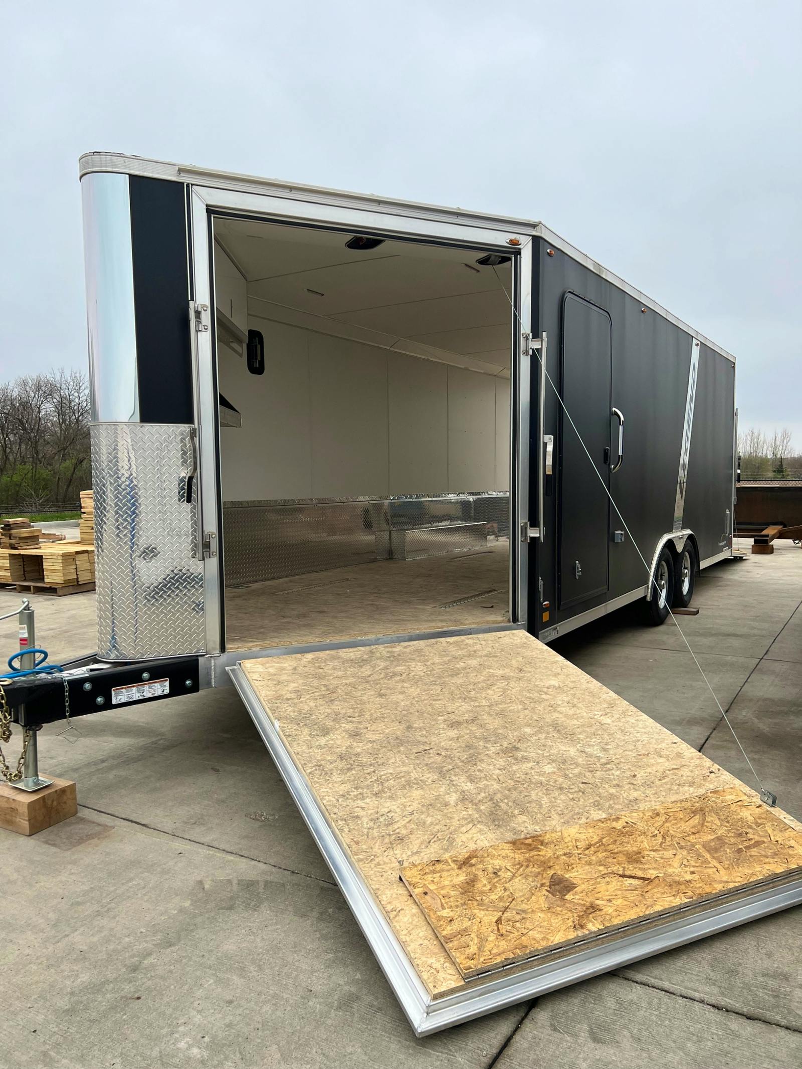 Legend 8.5'x26' USED ATV/SNOW CARGO TRAILER - Image 9
