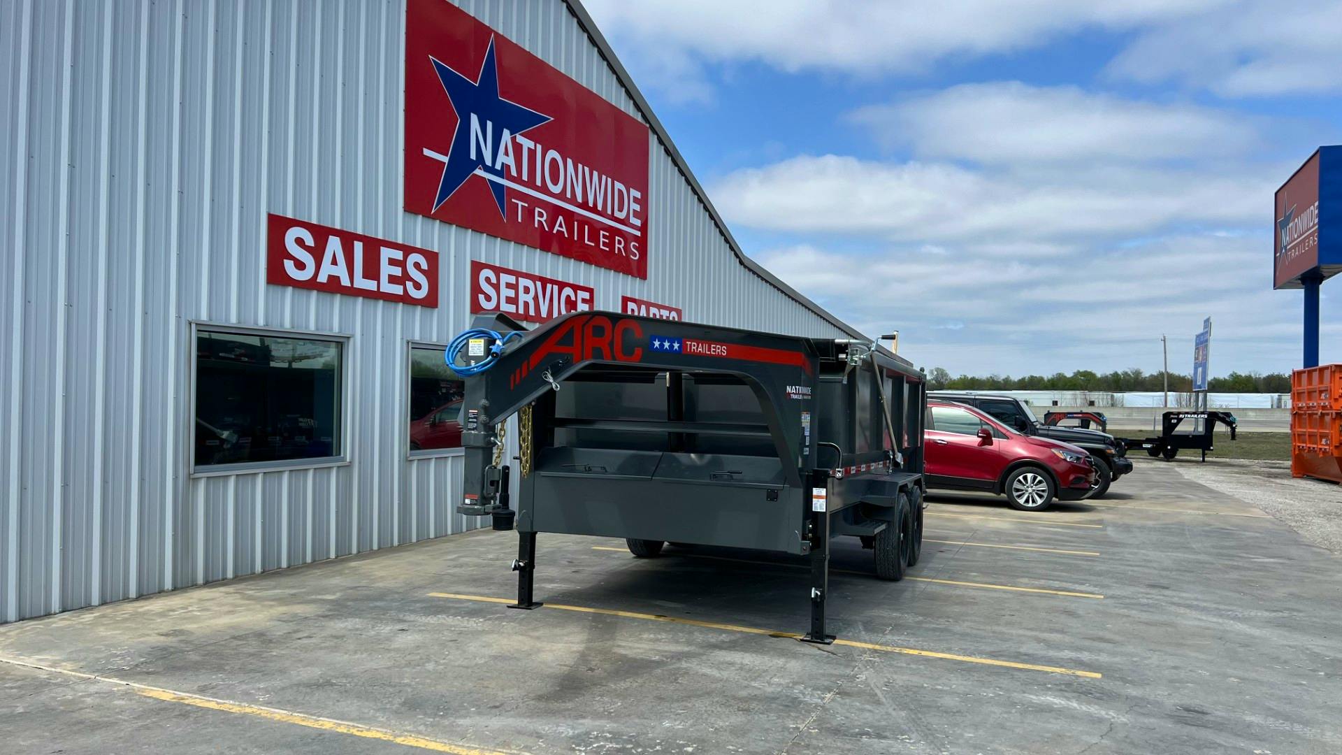 ARC Trailers 14'x83" Gooseneck Telescopic Dump Trailer w/ 4' Sides (GDT) - Image 6