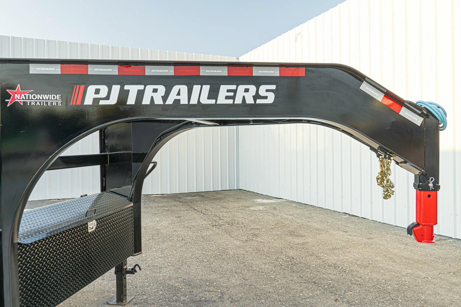 PJ Trailers 28'x102" Gooseneck Low Pro Flatbed Trailer w/ Singles (LS) - Image 6
