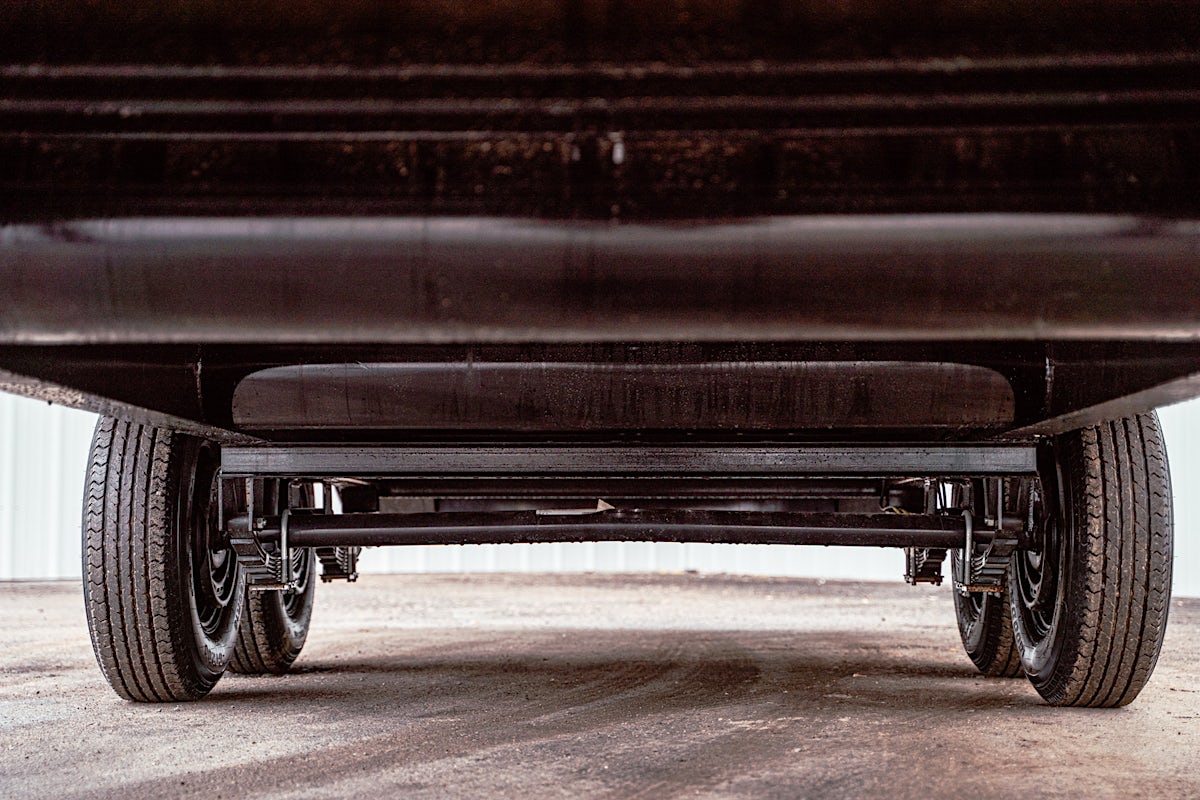 PJ Trailers 20'x102" Gooseneck Low Pro Flatbed Trailer w/ Singles (LS) - Image 11