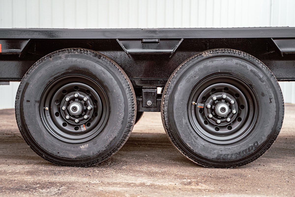 PJ Trailers 20'x102" Gooseneck Low Pro Flatbed Trailer w/ Singles (LS) - Image 12