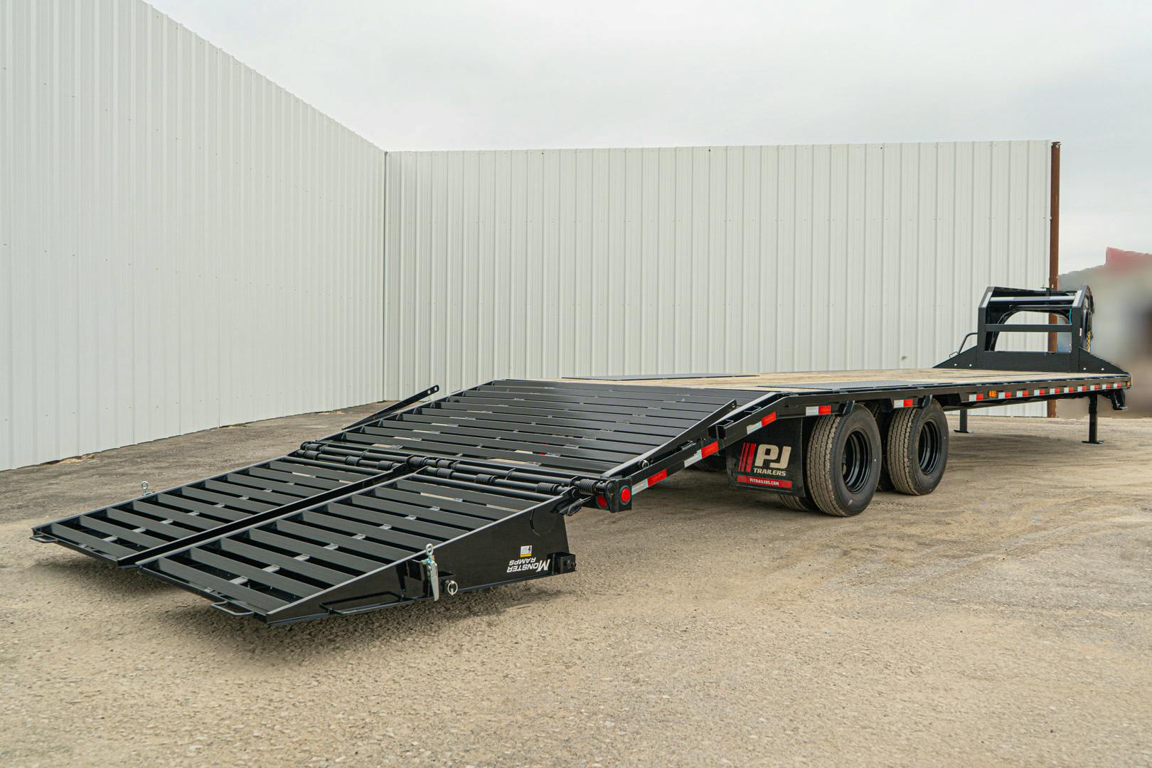 PJ Trailers 32'x102" Gooseneck Low Pro Flatbed Trailer w/ Duals (LD) - Image 20