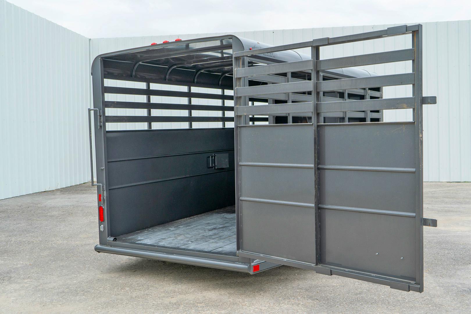 Delta 16' Livestock Trailer w/ Tandem Axle (RL) - Image 16