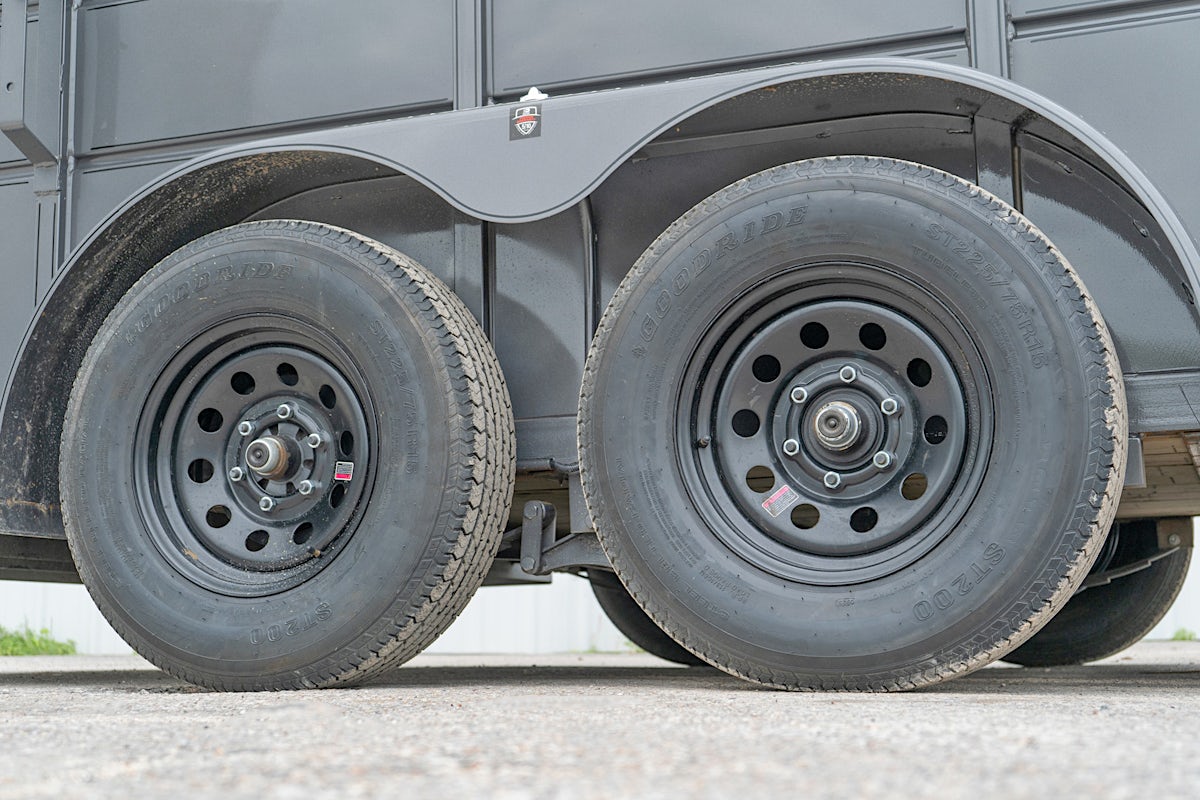 Delta 16' Livestock Trailer w/ Tandem Axle (RL) - Image 9