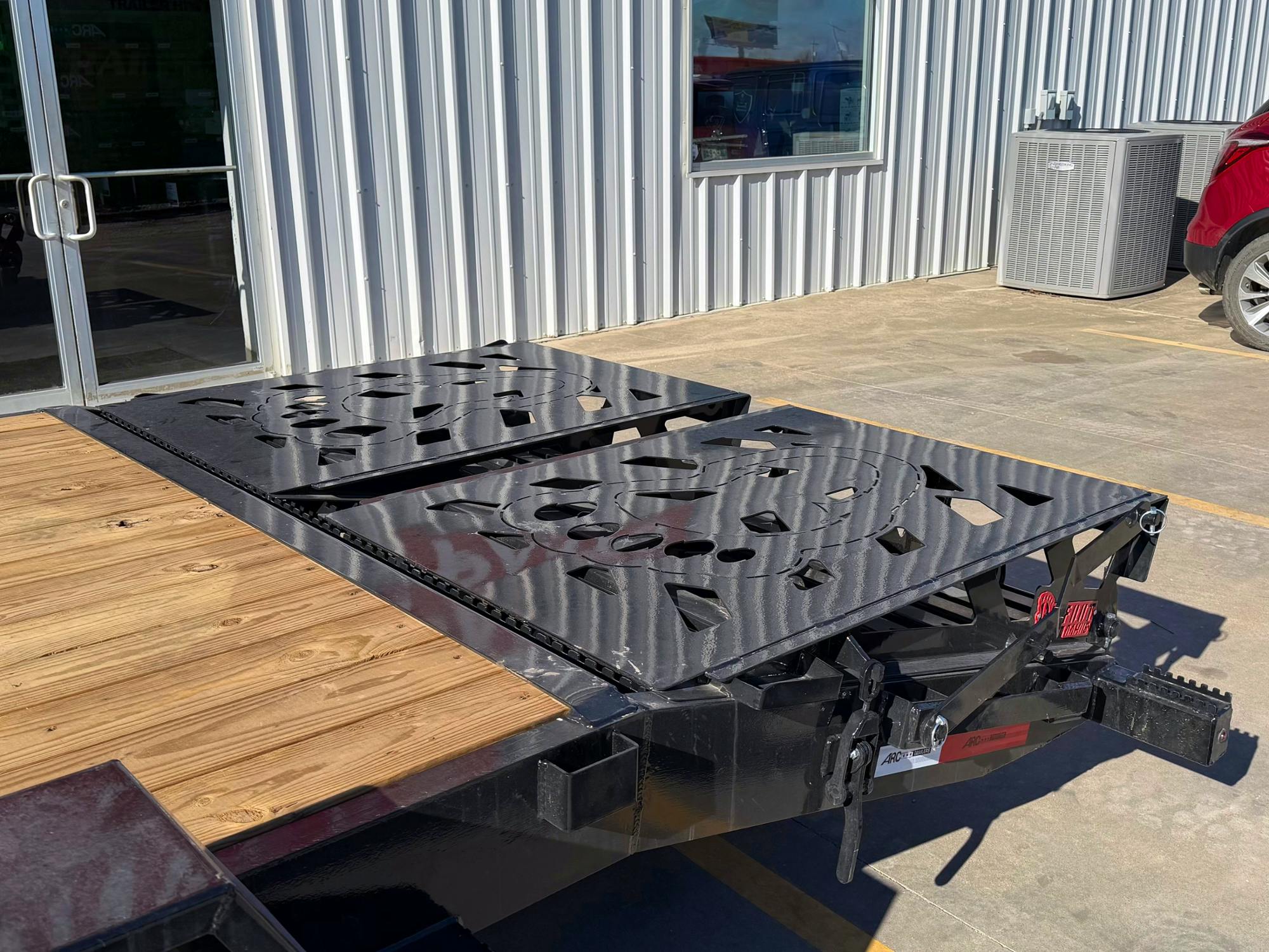 ARC Trailers 22'x83" HD Equipment Trailer w/ 4' Dovetail & Bigfoot Ramps (BEQ) - Stock #81075 - Image 5 of 8