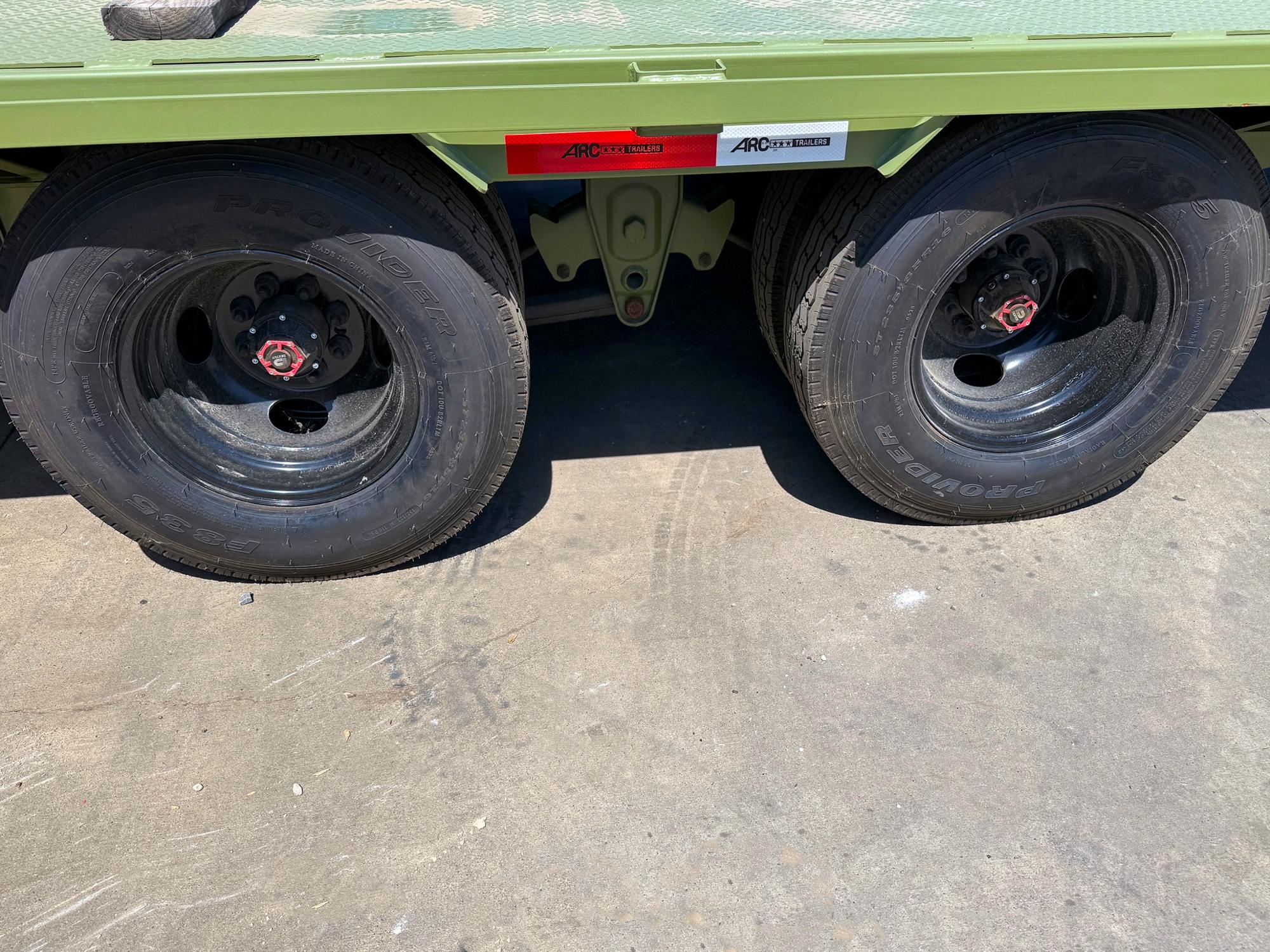ARC Trailers ARC GDD 40' × 102" Gooseneck Flatbed Trailer with Duals