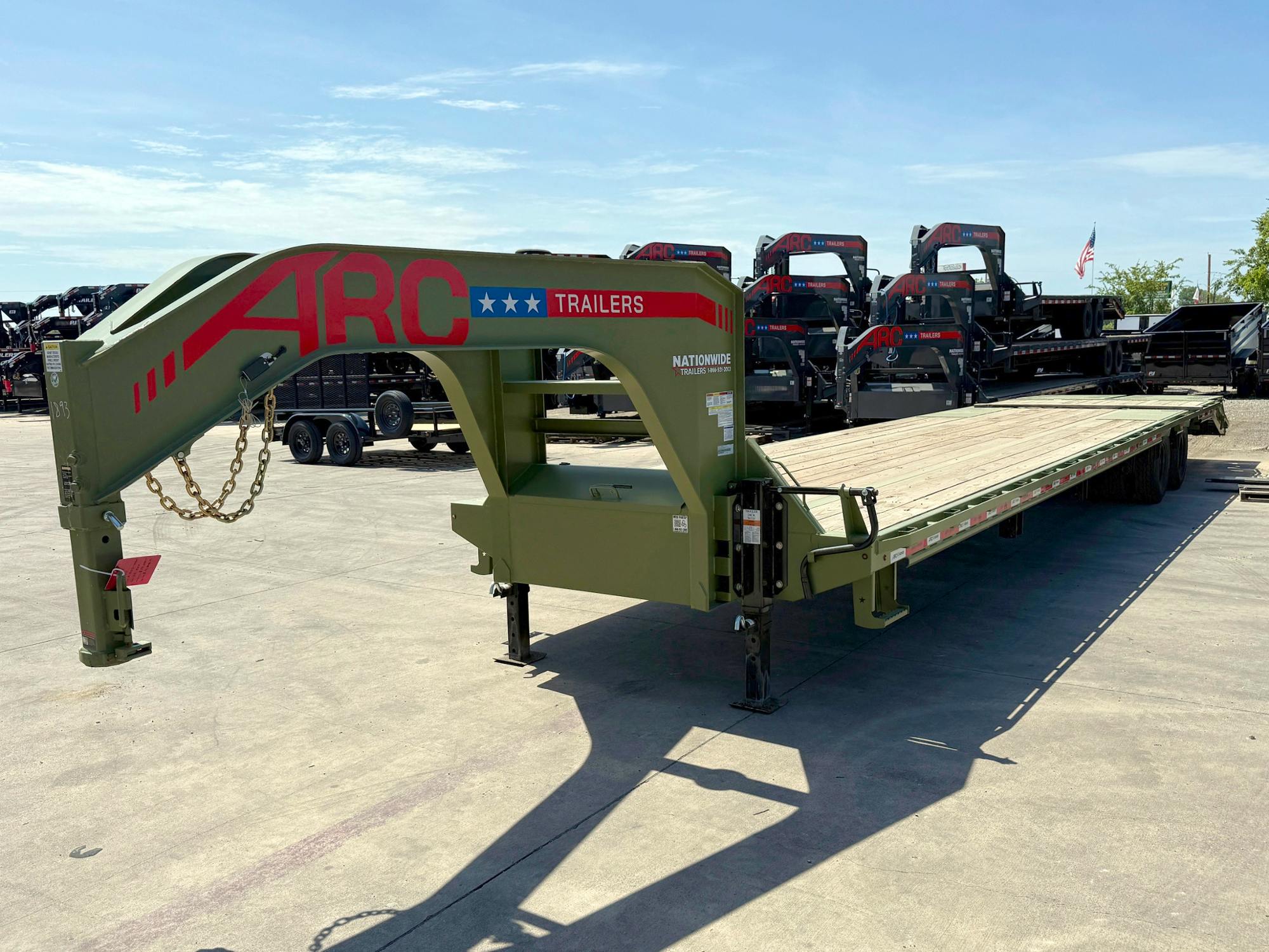 ARC Trailers ARC GDD 40' × 102" Gooseneck Flatbed Trailer with Duals