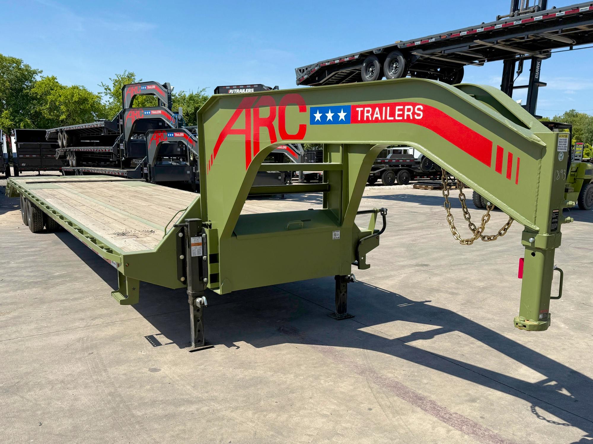 ARC Trailers ARC GDD 40' × 102" Gooseneck Flatbed Trailer with Duals