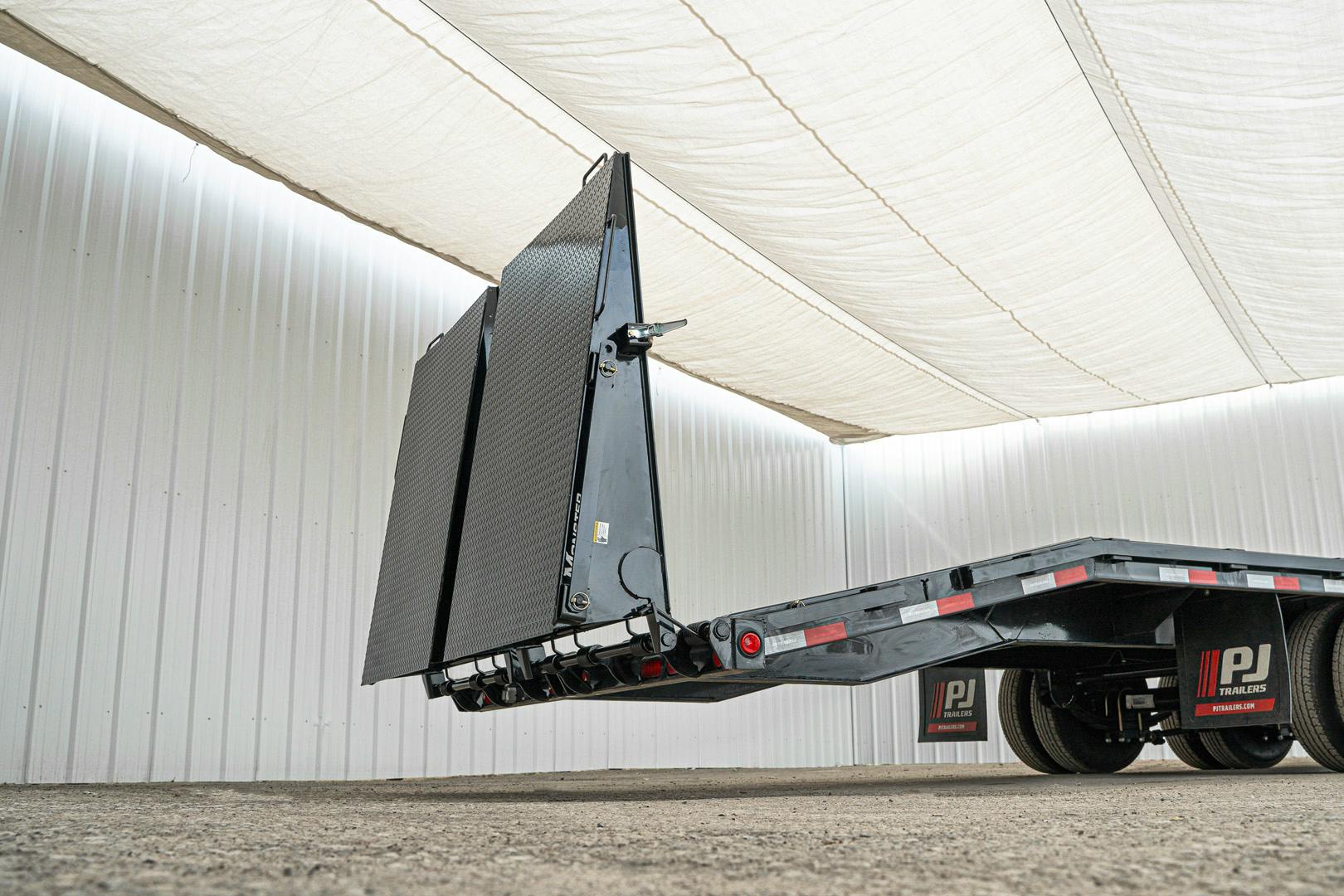PJ Trailers 40'x102" Gooseneck Low Pro Flatbed Trailer w/ Duals (LD) - Image 18