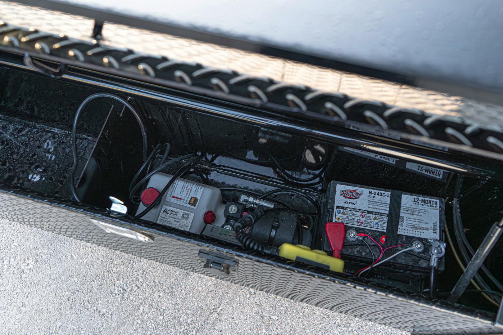 PJ Trailers 26'x102" Gooseneck Deckover Power Tilt Trailer (T8) - Image 13