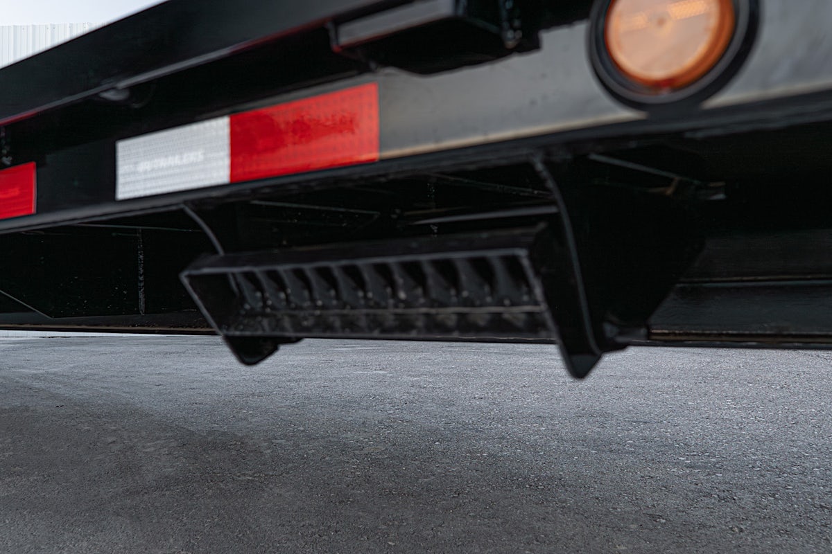 PJ Trailers 40'x102" Gooseneck Low Pro Flatbed Trailer w/ Duals (LD) - Image 10