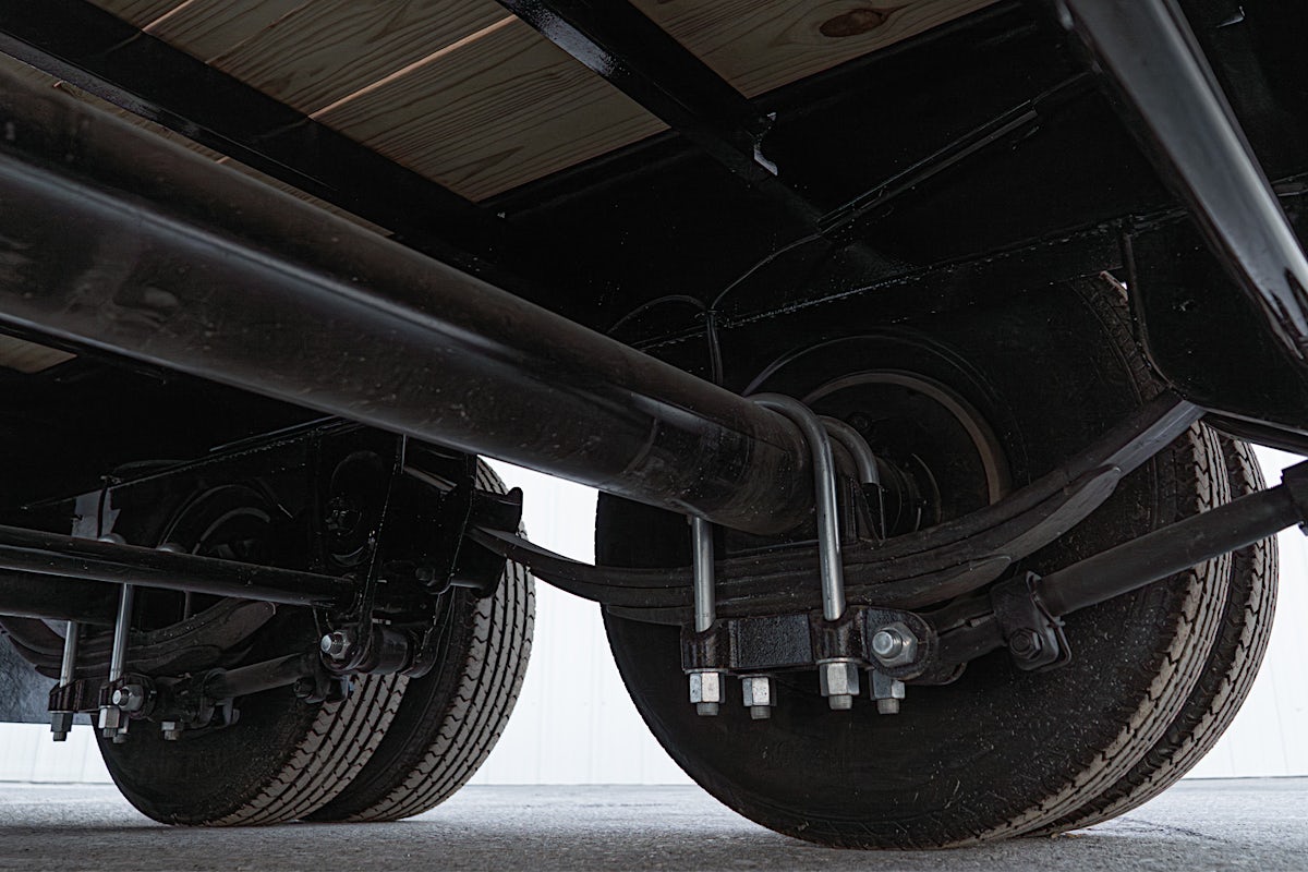 PJ Trailers 40'x102" Gooseneck Low Pro Flatbed Trailer w/ Duals (LD) - Image 14