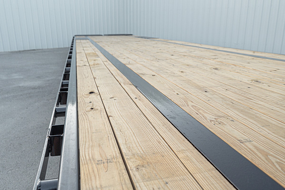 PJ Trailers 40'x102" 18k Gooseneck Flatbed Trailer w/ Singles (LX) - Image 18