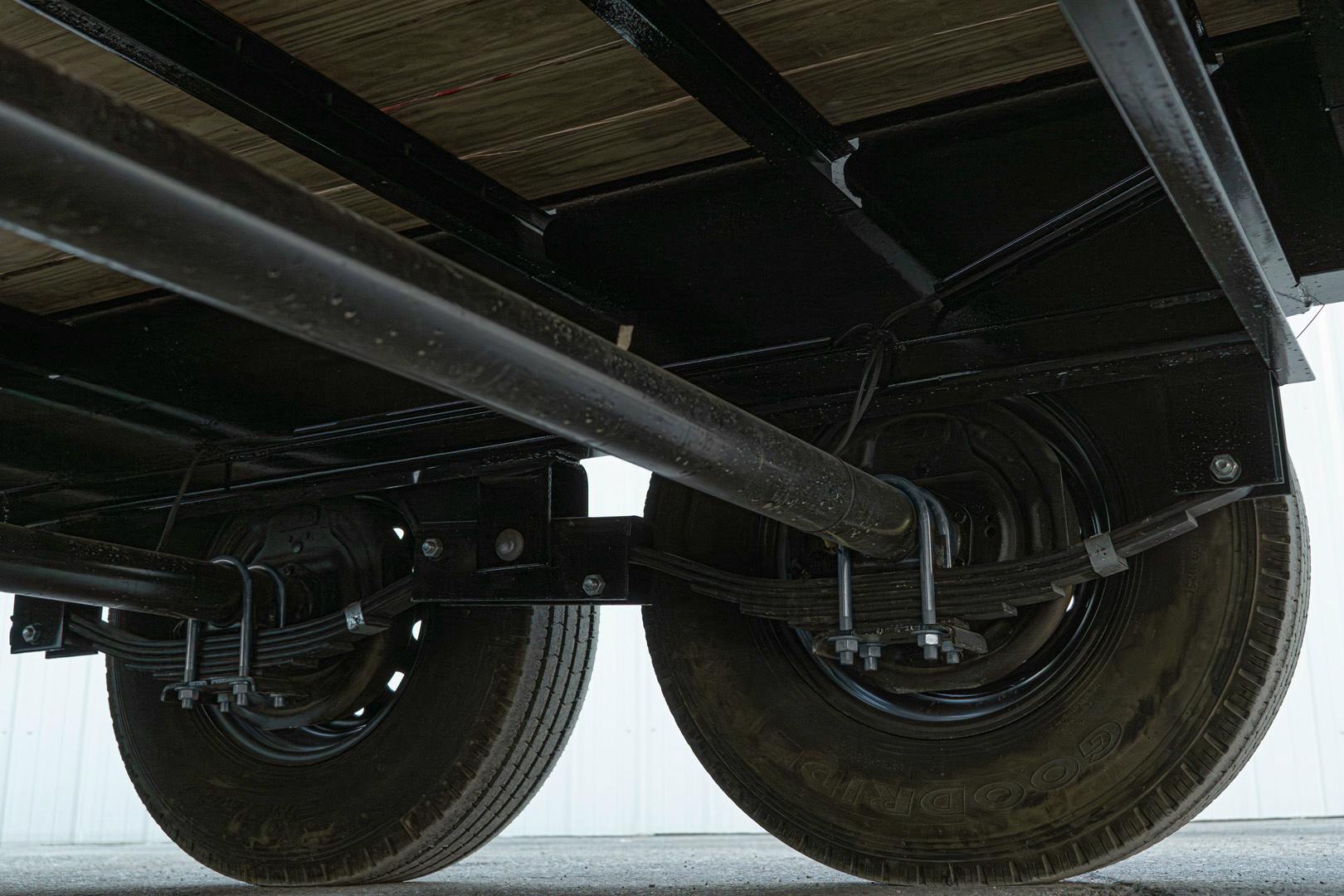 PJ Trailers 40'x102" 18k Gooseneck Flatbed Trailer w/ Singles (LX) - Image 21