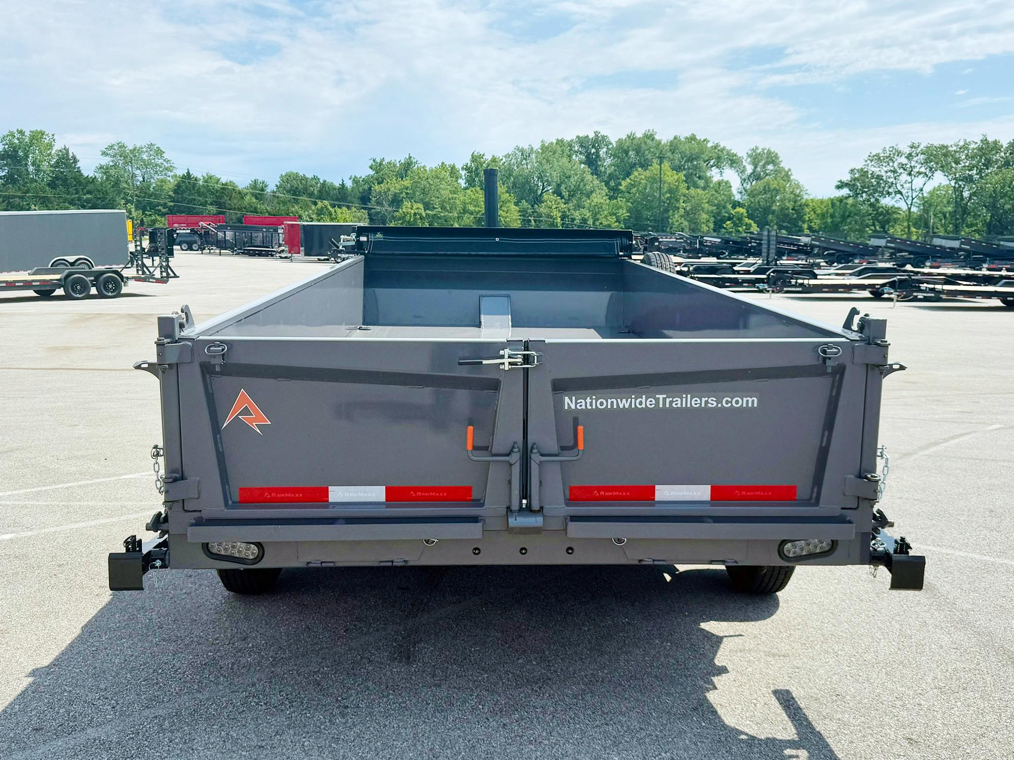 RawMaxx LPXT 16' × 83" 14K Gooseneck Telescopic Dump Trailer