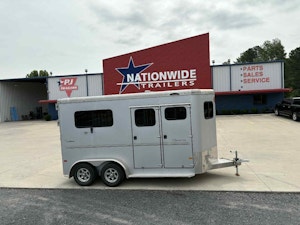 Sundowner USED 2 Horse Trailer