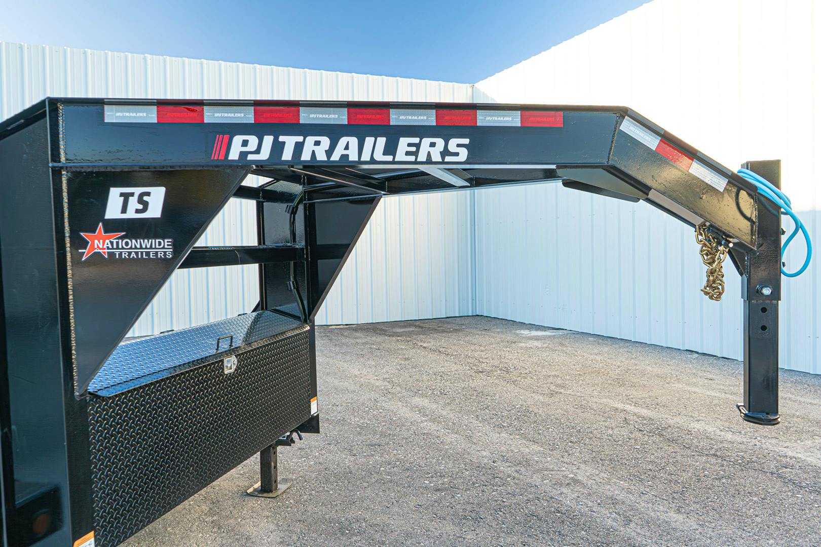 PJ Trailers 24'x102" Gooseneck 6" Channel Super-Wide Gravity Tilt Trailer (TS) - Image 9