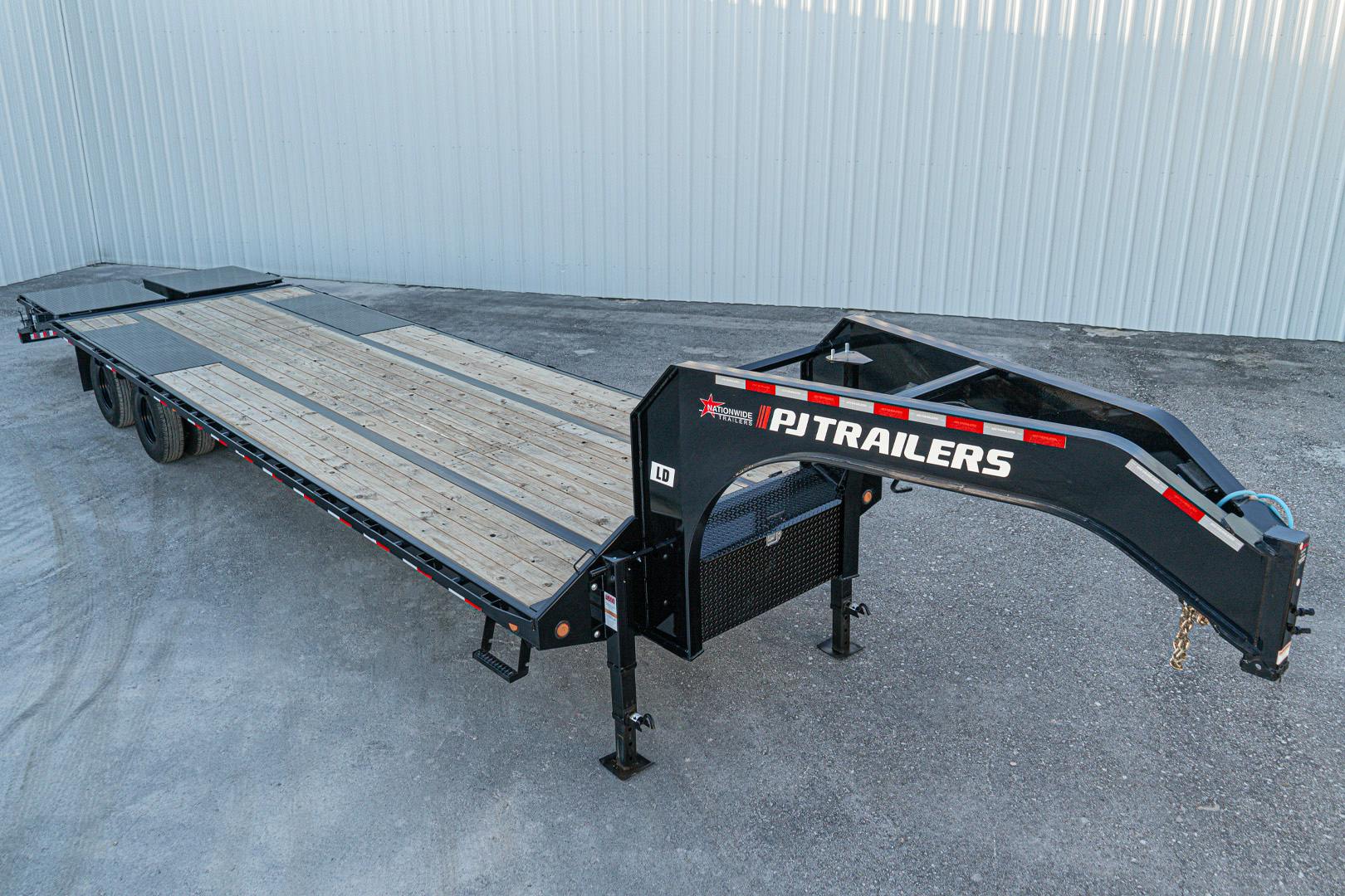 PJ Trailers 32'x102" Gooseneck Low Pro Flatbed Trailer w/ Duals (LD) - Image 10