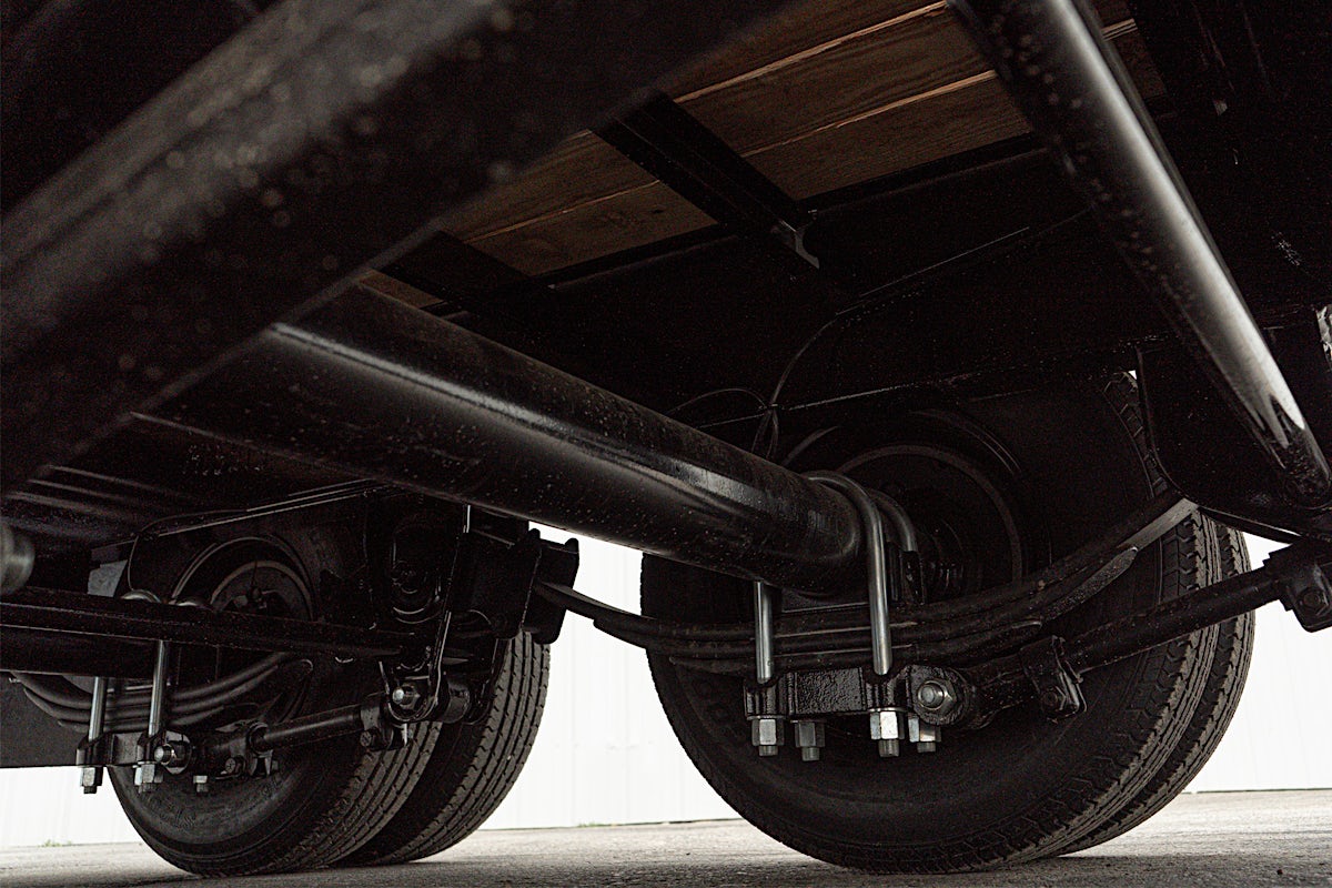 PJ Trailers 25'x102" Gooseneck Low Pro Flatbed Trailer w/ Duals (LD) - Image 22