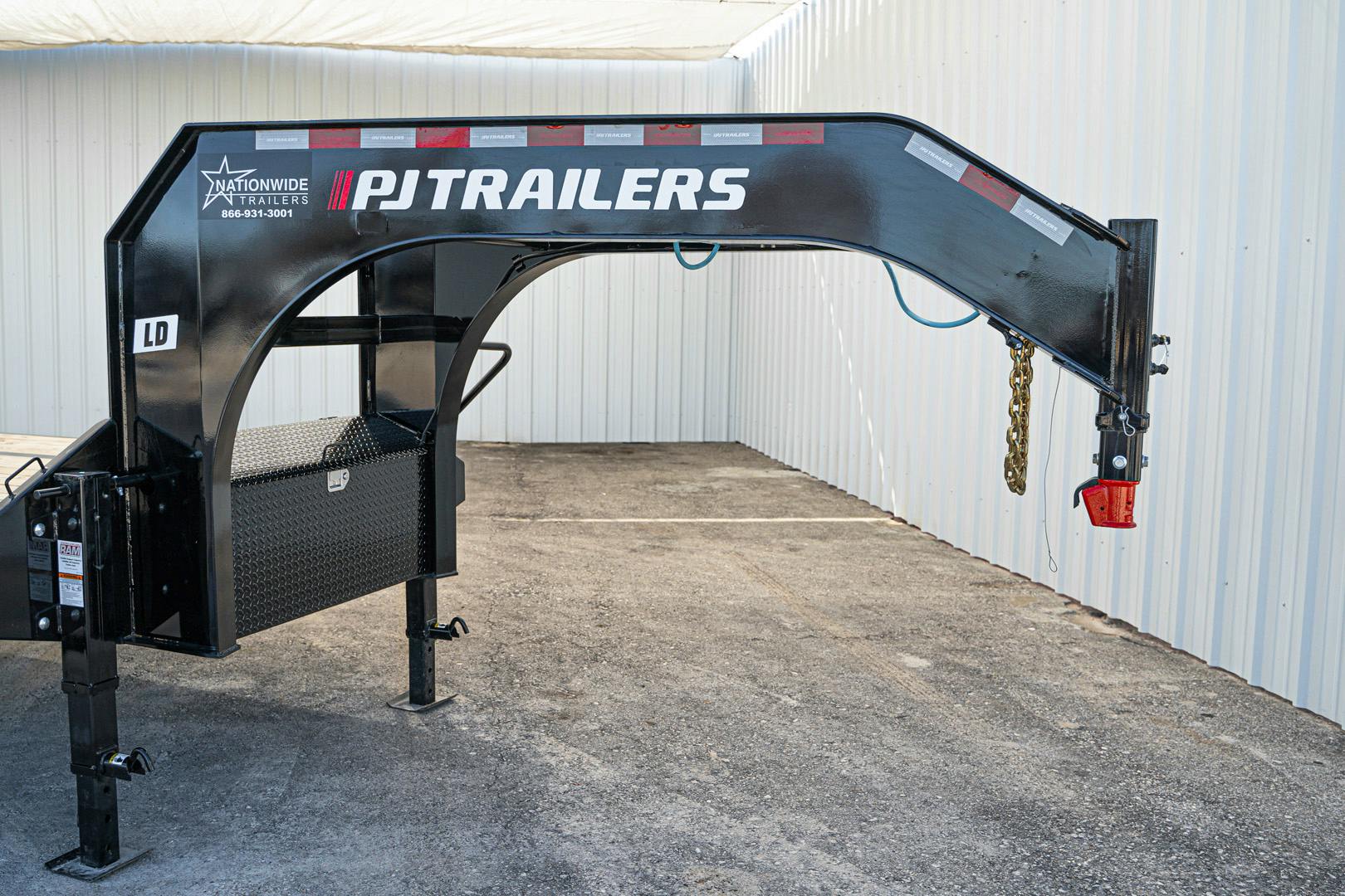 PJ Trailers 40'x102" Gooseneck Low Pro Flatbed Trailer w/ Duals (LD) - Image 4