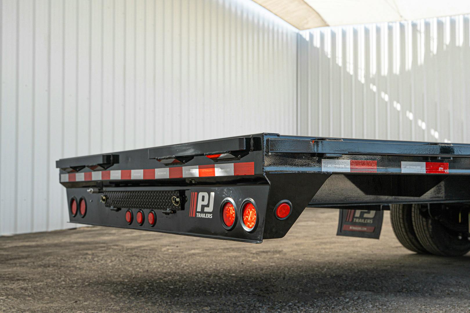 PJ Trailers 40'x102" Gooseneck Low Pro Flatbed Trailer w/ Duals (LD) - Image 15