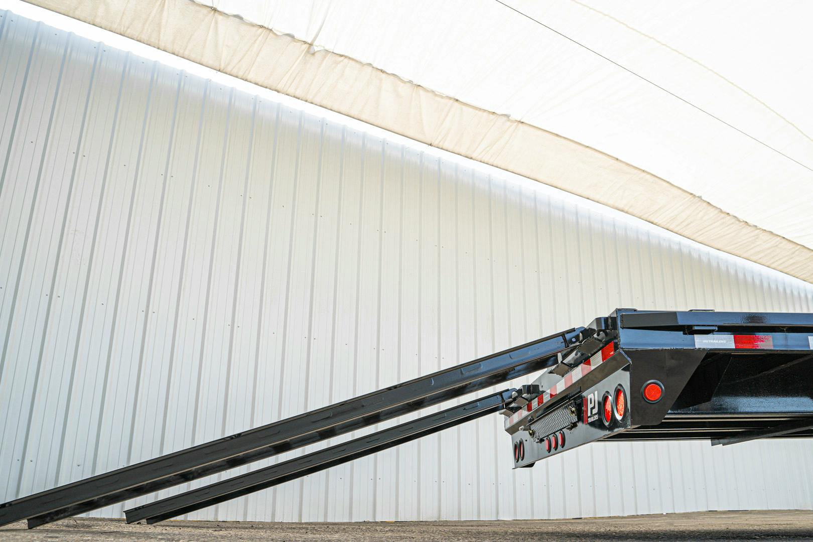 PJ Trailers 40'x102" Gooseneck Low Pro Flatbed Trailer w/ Duals (LD) - Image 18