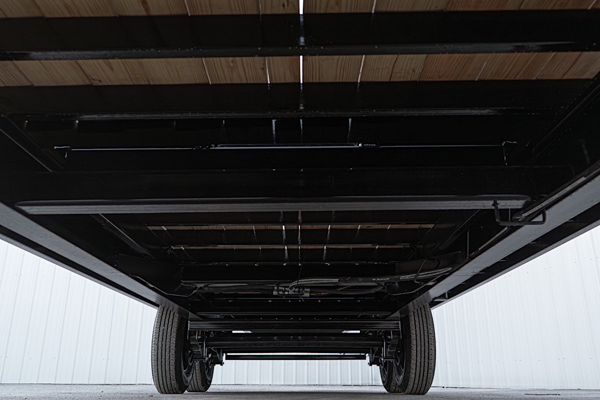 PJ Trailers 26'x102" Gooseneck Deckover Power Tilt Trailer (T8) - Image 13