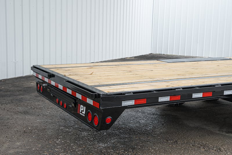 PJ Trailers 32ftx102in Gooseneck Low Pro Flatbed Trailer w  Singles  LS