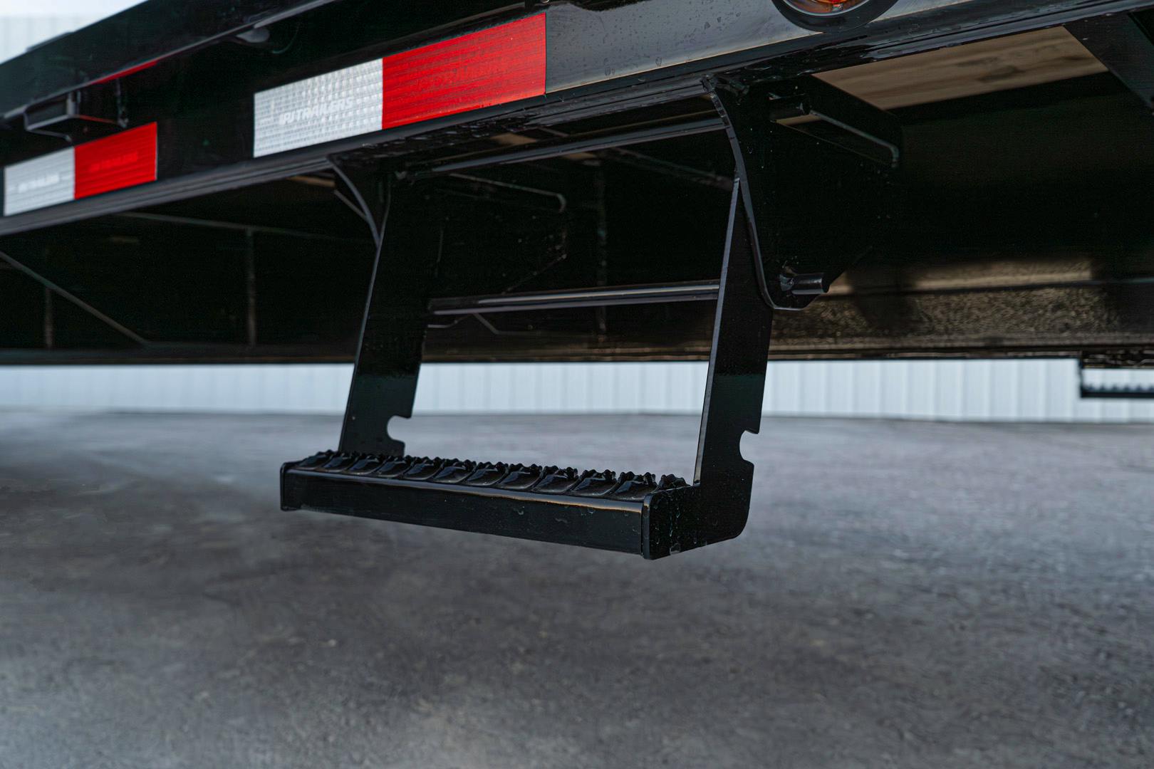 PJ Trailers 40'x102" Gooseneck Low Pro Flatbed Trailer w/ Duals (LD) - Image 11