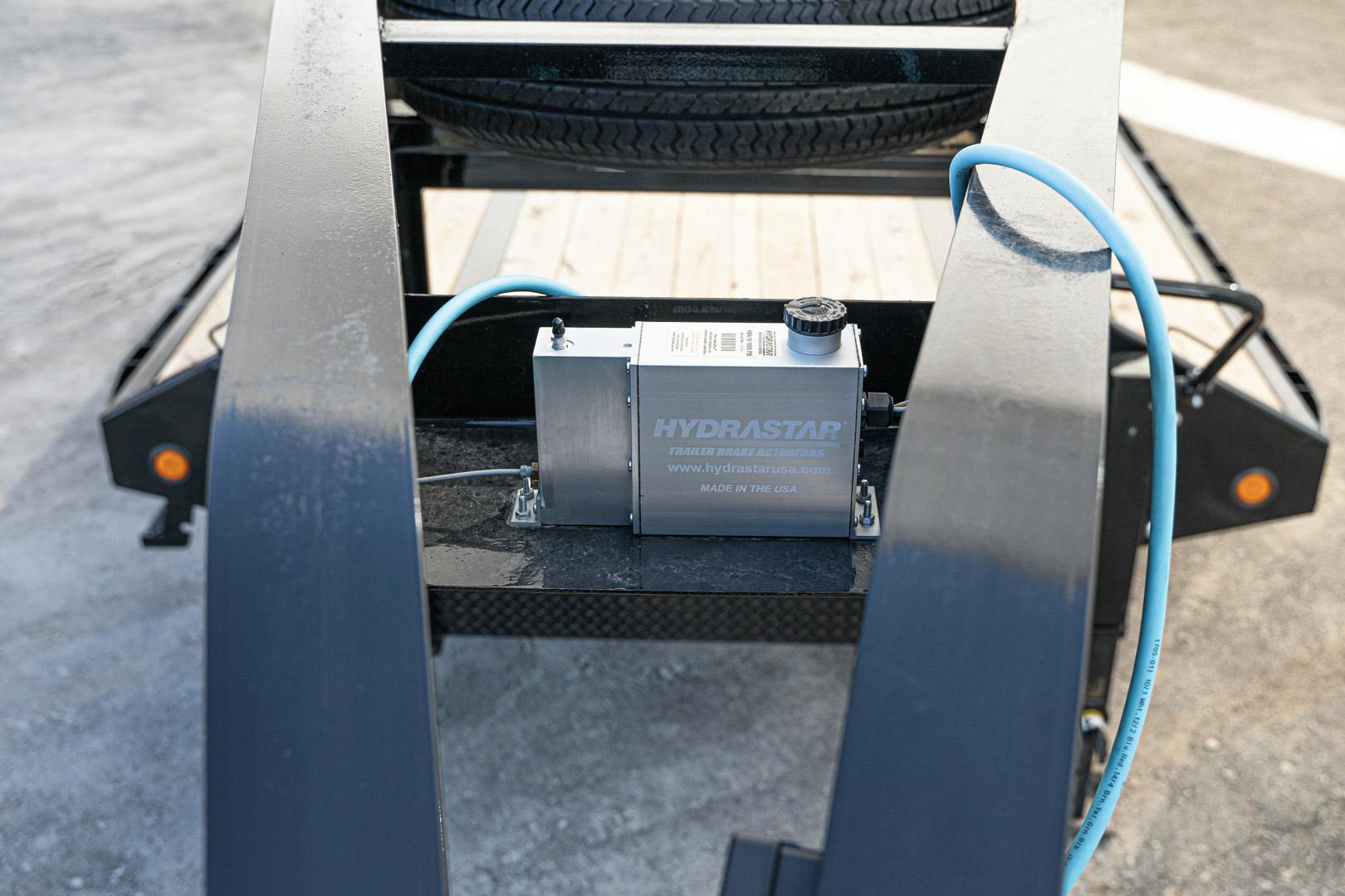 PJ Trailers 40'x102" Gooseneck Low Pro Flatbed Trailer w/ Duals (LD) - Image 6