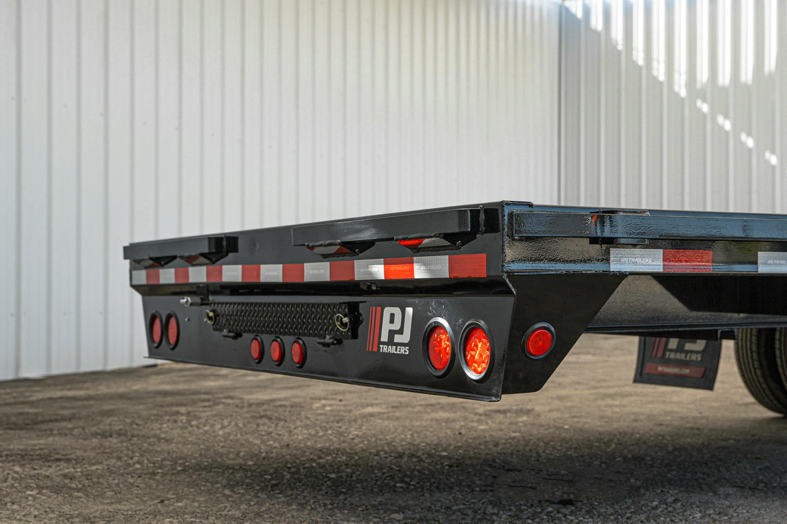 PJ Trailers 40'x102" Gooseneck Low Pro Flatbed Trailer w/ Duals (LD) - Image 13