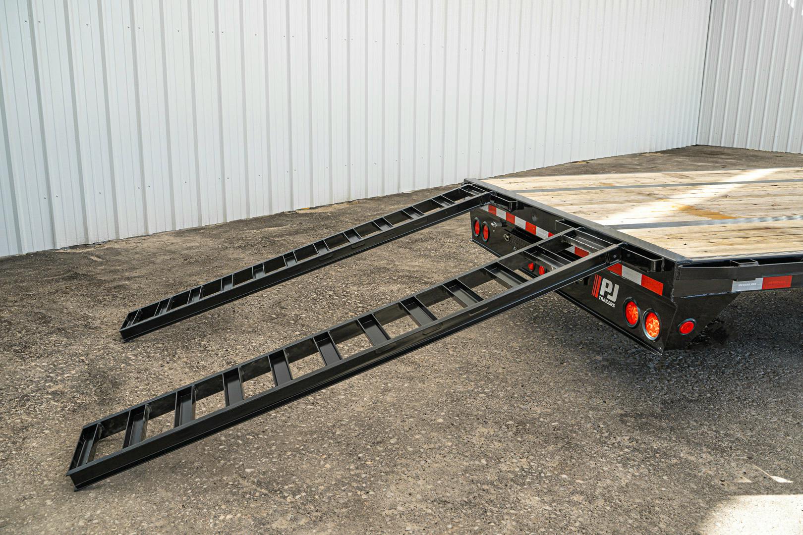 PJ Trailers 40'x102" Gooseneck Low Pro Flatbed Trailer w/ Duals (LD) - Image 14