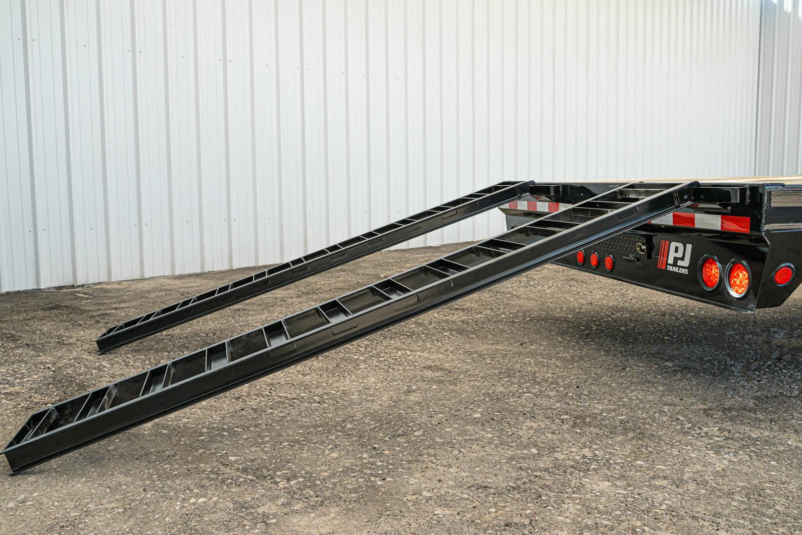 PJ Trailers 40'x102" Gooseneck Low Pro Flatbed Trailer w/ Duals (LD) - Image 16