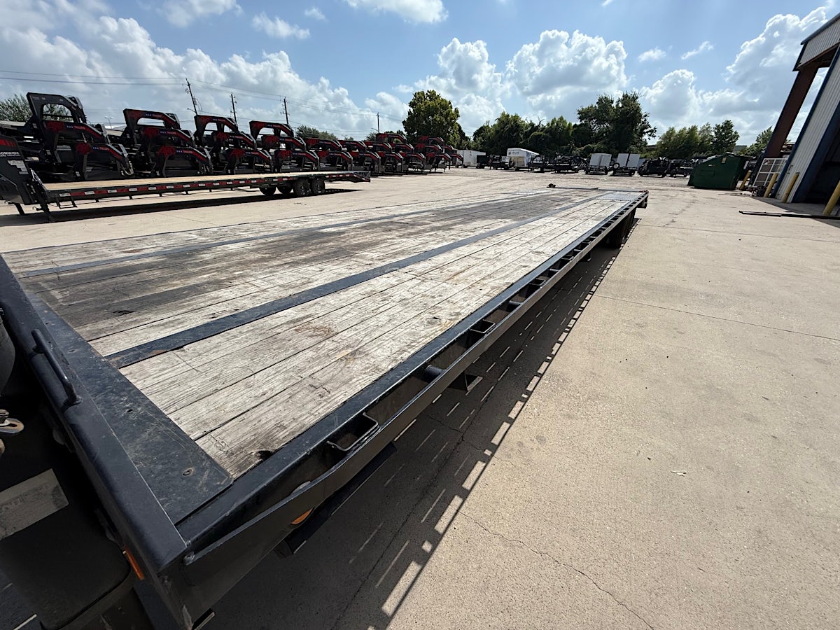 PJ Trailers 40'x102" Gooseneck Low Pro Flatbed Trailer w/ Duals (LD) - Image 13