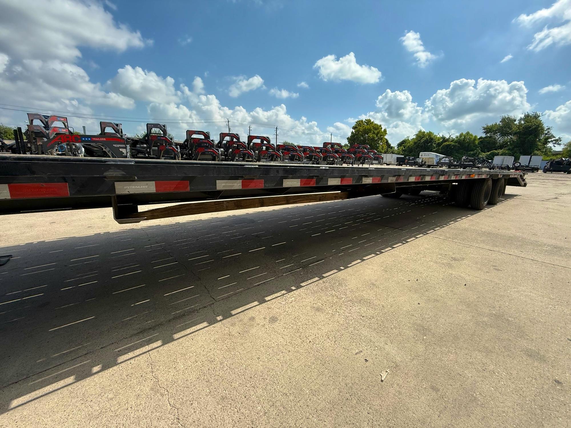 PJ Trailers 40'x102" Gooseneck Low Pro Flatbed Trailer w/ Duals (LD) - Image 11