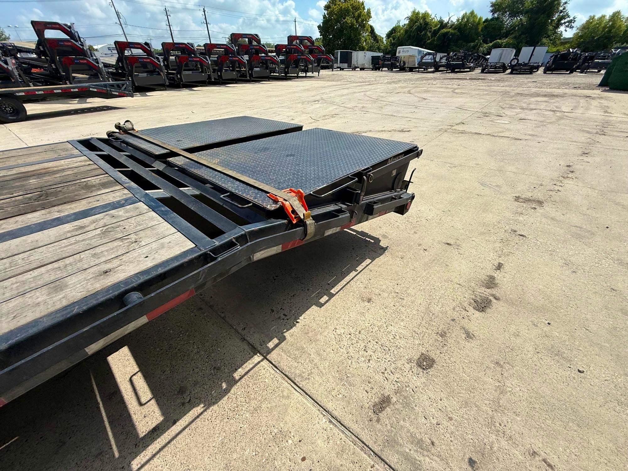 PJ Trailers 40'x102" Gooseneck Low Pro Flatbed Trailer w/ Duals (LD) - Image 8