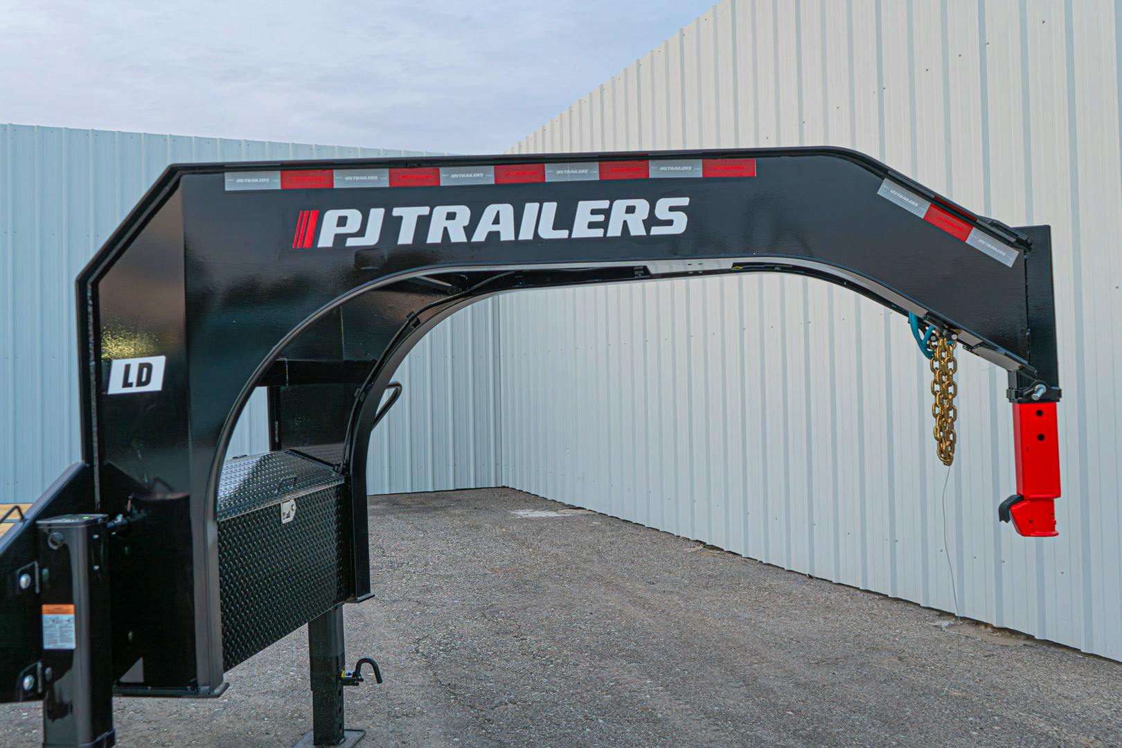 PJ Trailers 40'x102" Gooseneck Low Pro Flatbed Trailer w/ Duals (LD) - Image 6