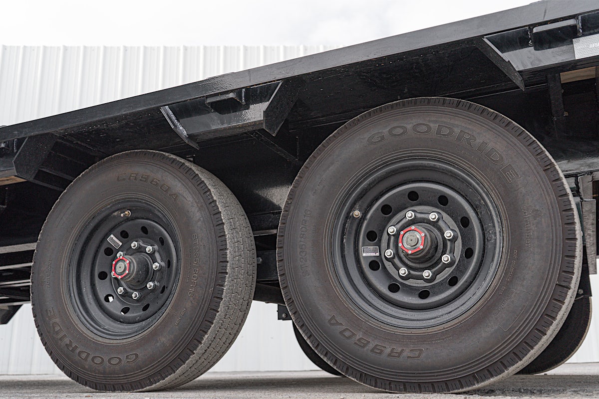 PJ Trailers 25'x102" 18k Gooseneck Flatbed Trailer w/ Singles (LX) - Image 9