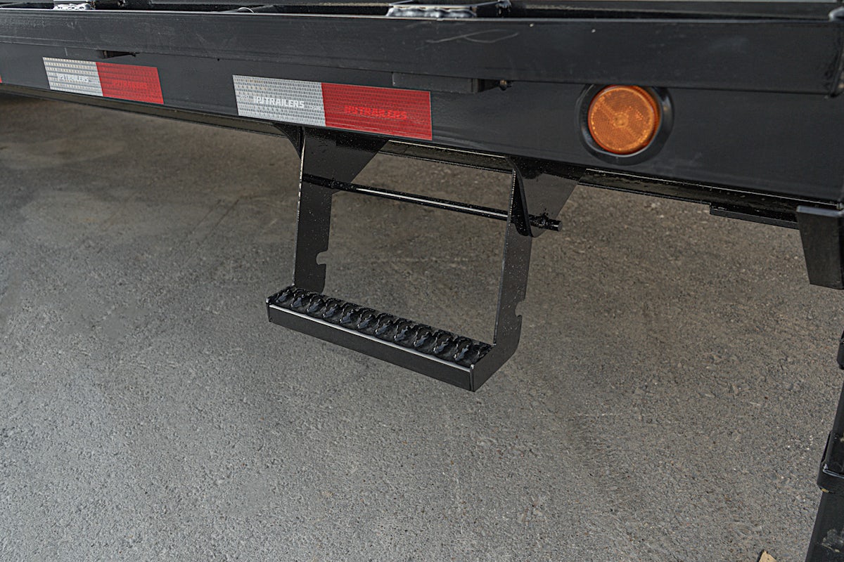PJ Trailers 28'x102" Gooseneck Low Pro Flatbed Trailer w/ Singles (LS) - Image 12