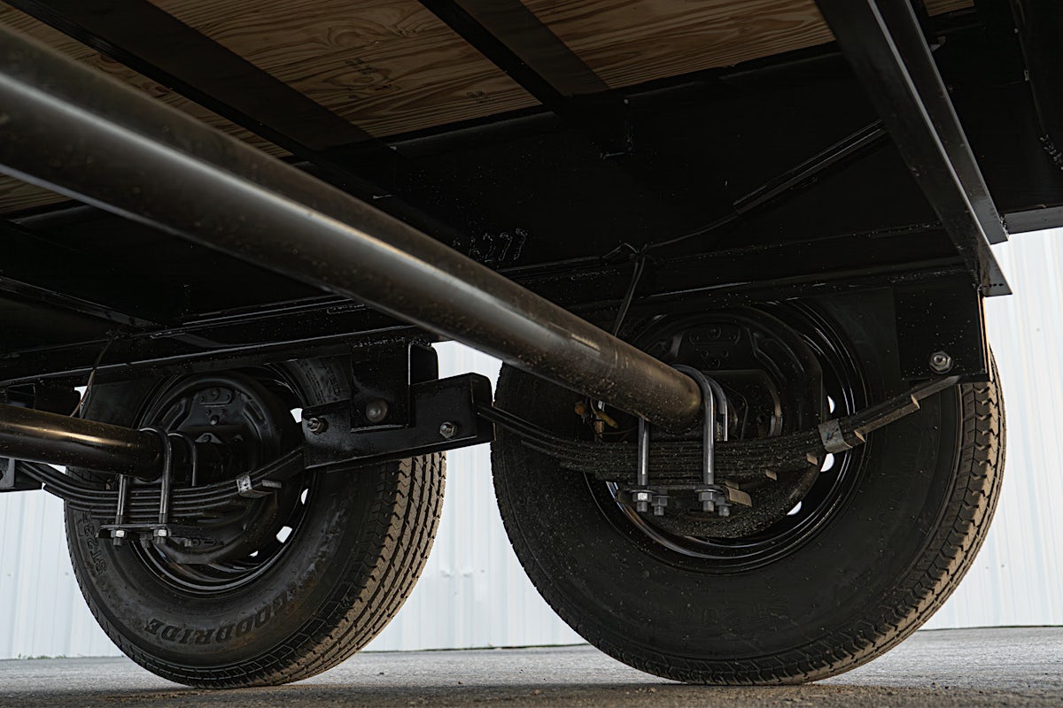 PJ Trailers 28'x102" Gooseneck Low Pro Flatbed Trailer w/ Singles (LS) - Image 16