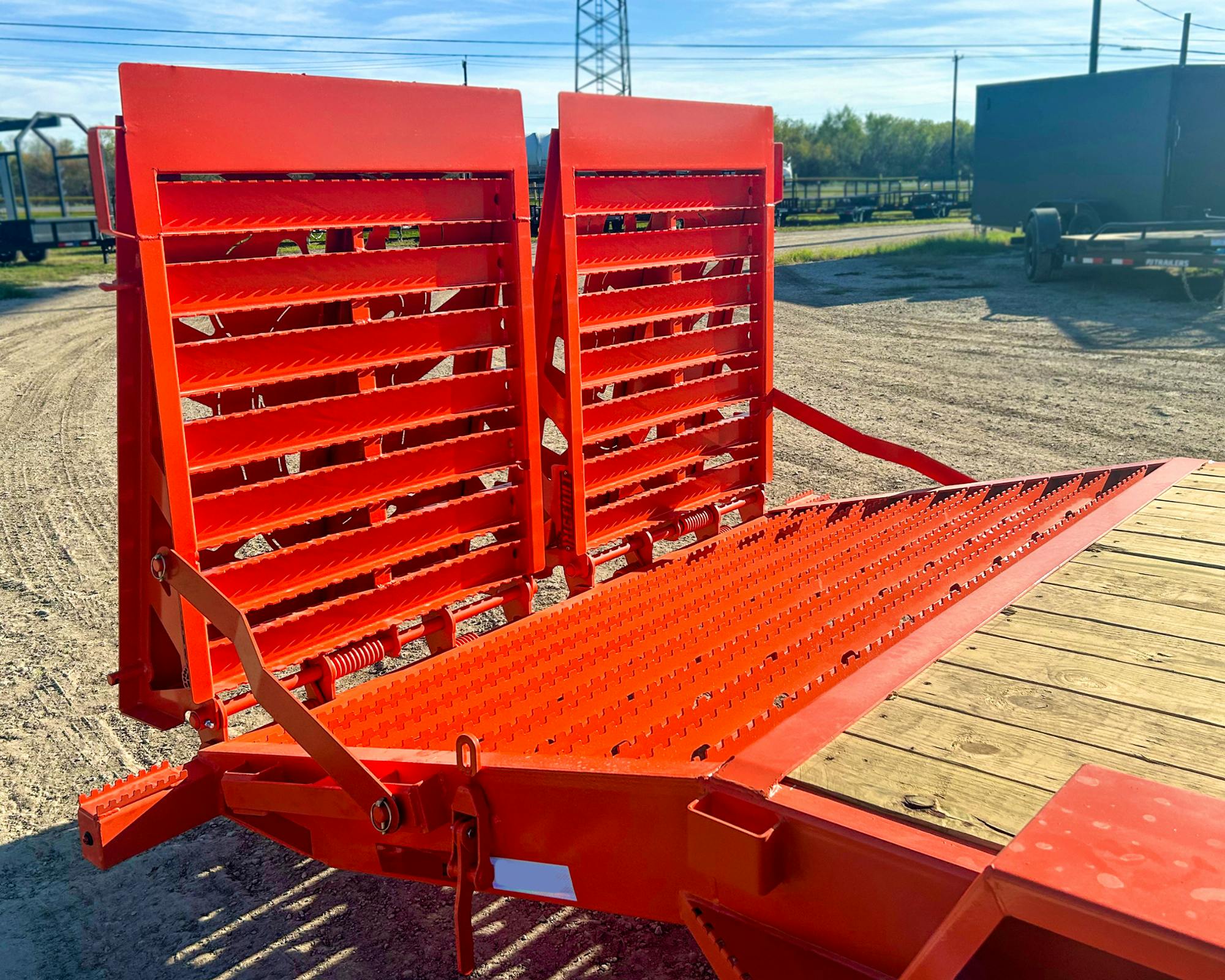 ARC Trailers 22'x83" HD Equipment Trailer w/ 4' Dovetail (BEQ) - Image 2