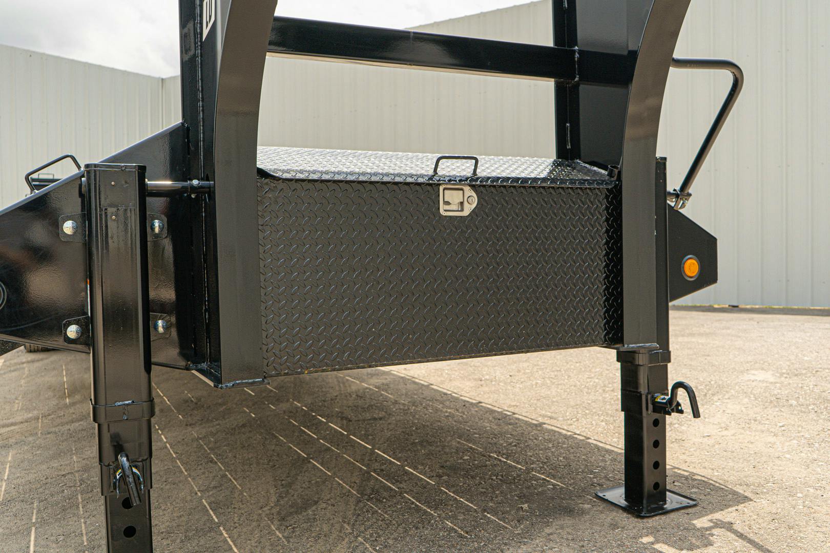 PJ Trailers 32'x102" 30k Gooseneck Low Pro Flatbed Trailer w/ Duals (LD) - Image 11