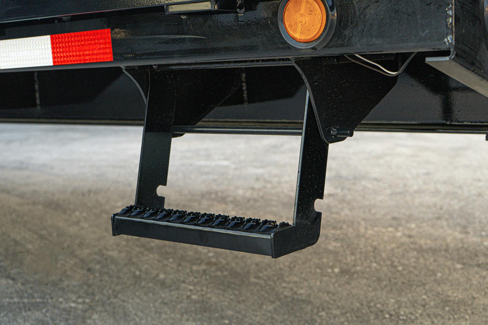 PJ Trailers 32'x102" Gooseneck Low Pro Flatbed Trailer w/ Duals (LD) - Image 11